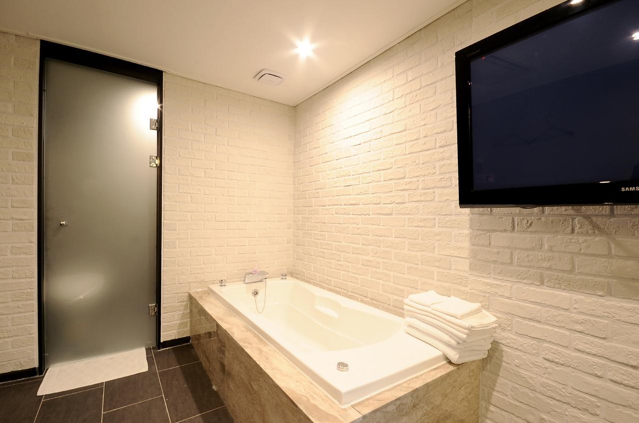 Queens Hotel Seomyeon Busan Exterior photo