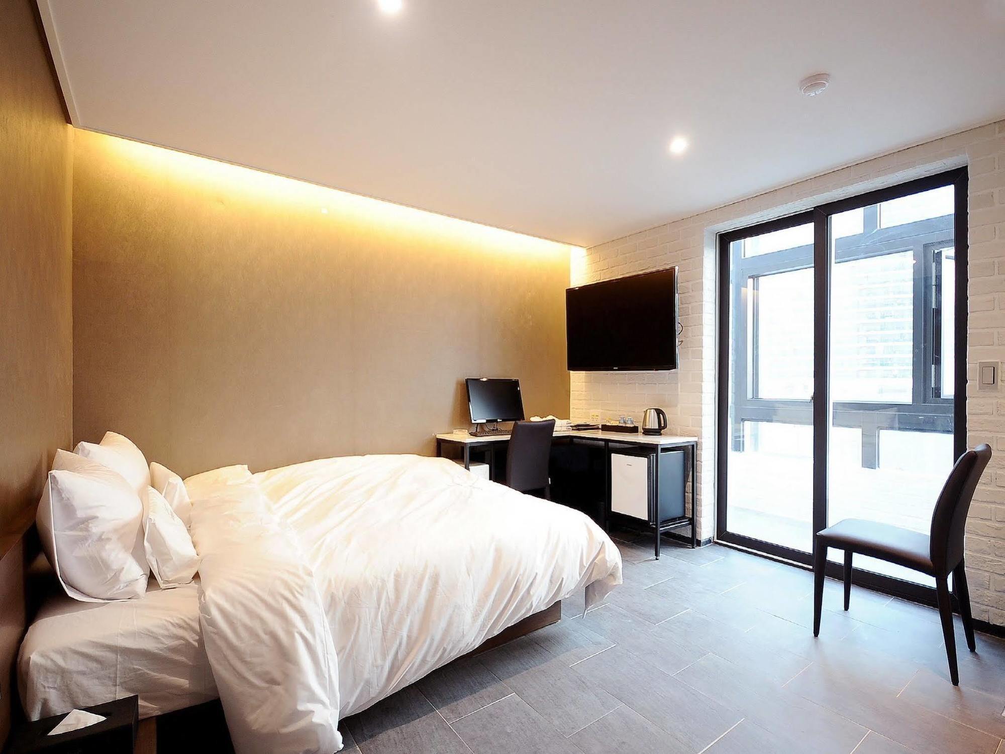 Queens Hotel Seomyeon Busan Exterior photo