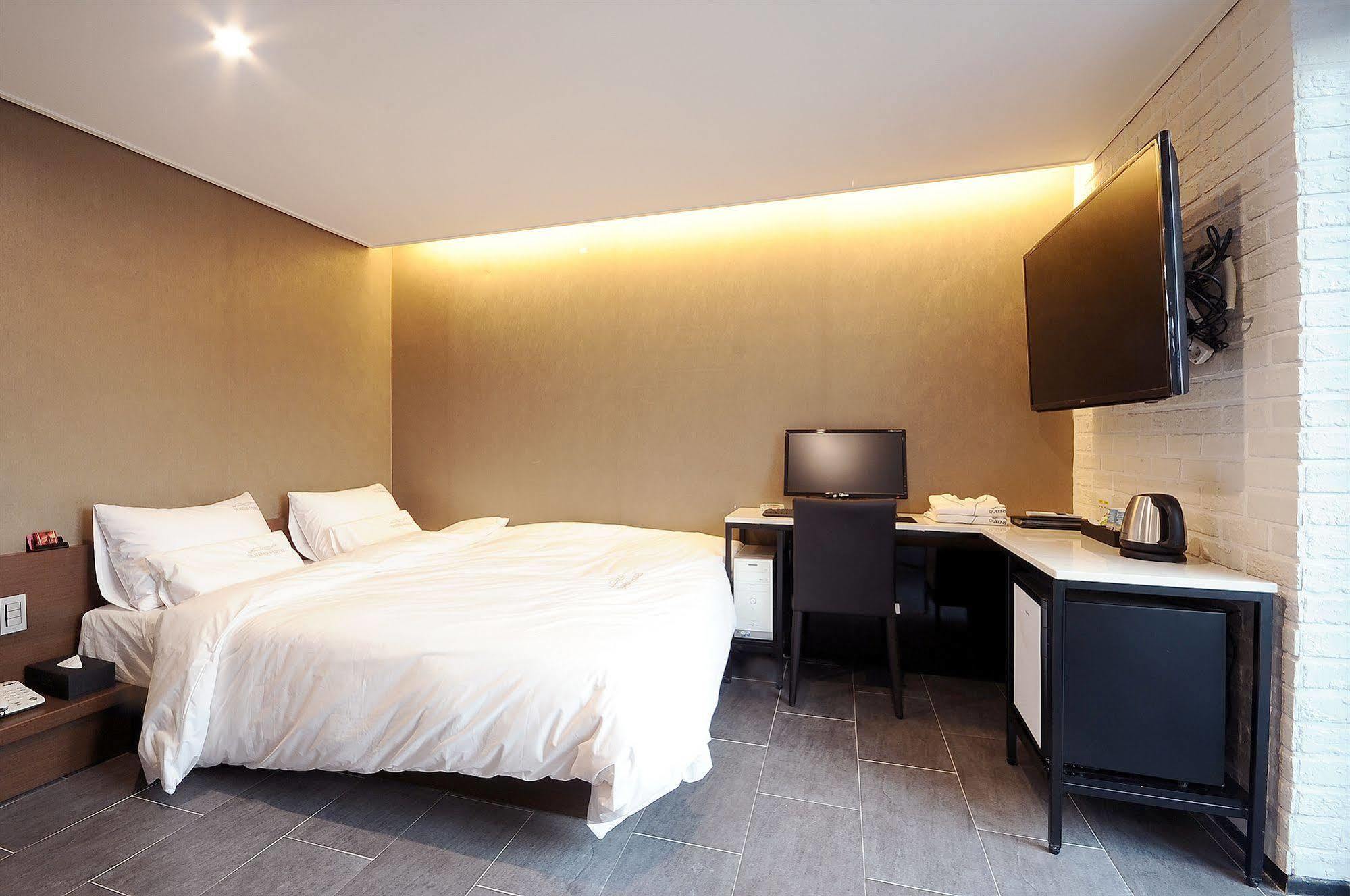 Queens Hotel Seomyeon Busan Exterior photo